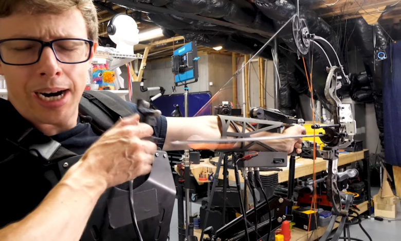Un YouTuber a construit un arc qui ne rate jamais sa cible !