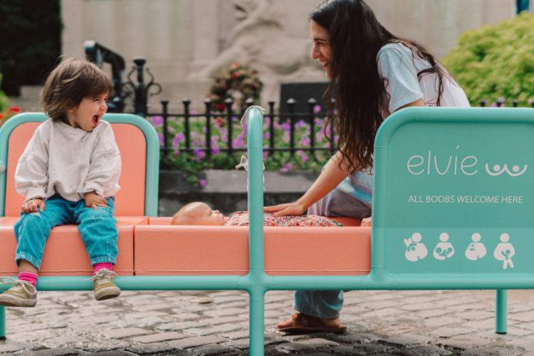 La Belgique installe le premier banc "tire-lait", un espace dédié à l'allaitement en plen air