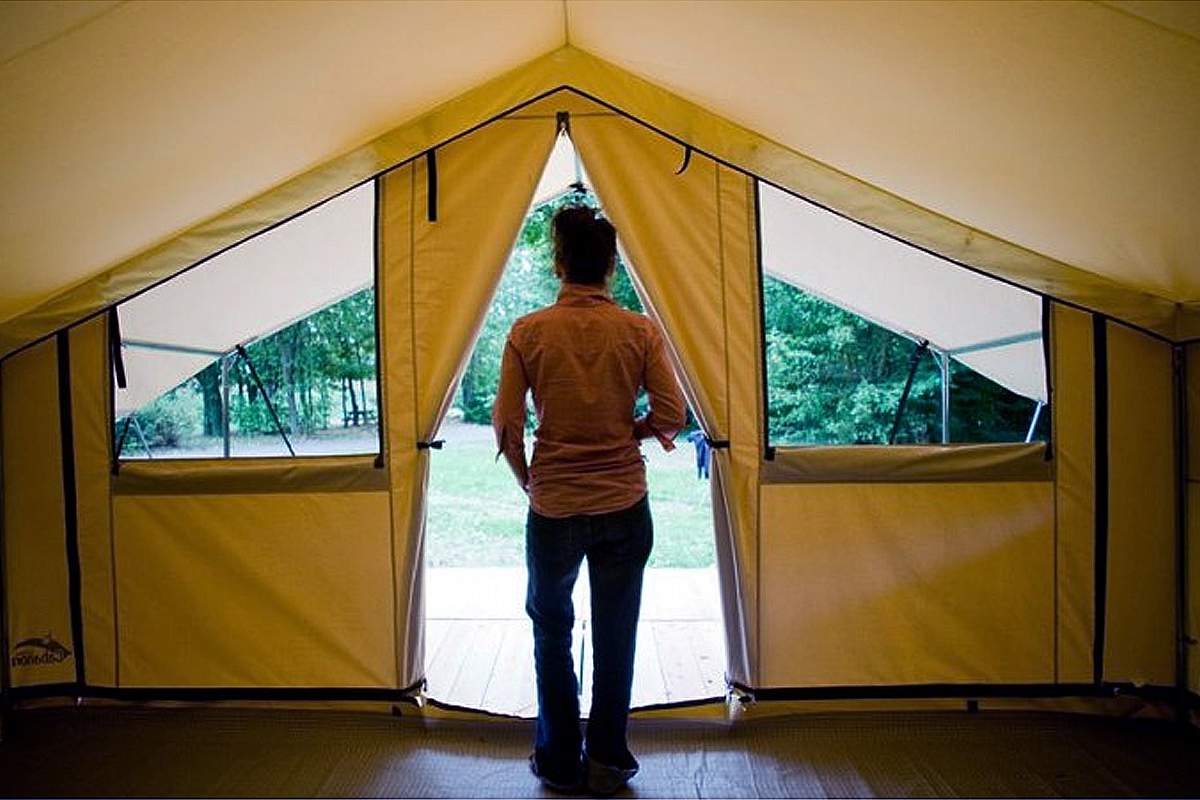 Cabanon : le dernier fabricant en France de tente de camping