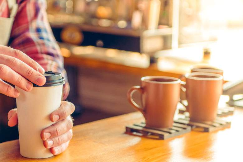 Le cours mondial du café explose... Quelles conséquences sur le petit café pris en terrasse ?