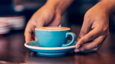 Le cours mondial du café explose... Quelles conséquences sur le petit café pris en terrasse ?