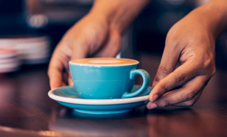 Le cours mondial du café explose... Quelles conséquences sur le petit café pris en terrasse ?