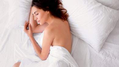 Selon plusieurs études, dormir nu est bon pour la santé, le corps, l'esprit