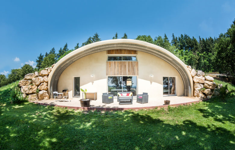 NaturaDôme  : cette société des Hautes-Pyrénées fabrique des petites maisons de hobbits