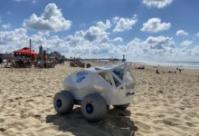 Des ingénieurs inventent un robot autonome qui détecte et ramasse les mégots sur les plages