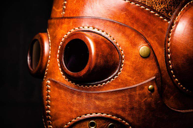 Steampunk : un masque Dust Angel en cuir et imprimé en 3D par deux maroquiniers Roumains