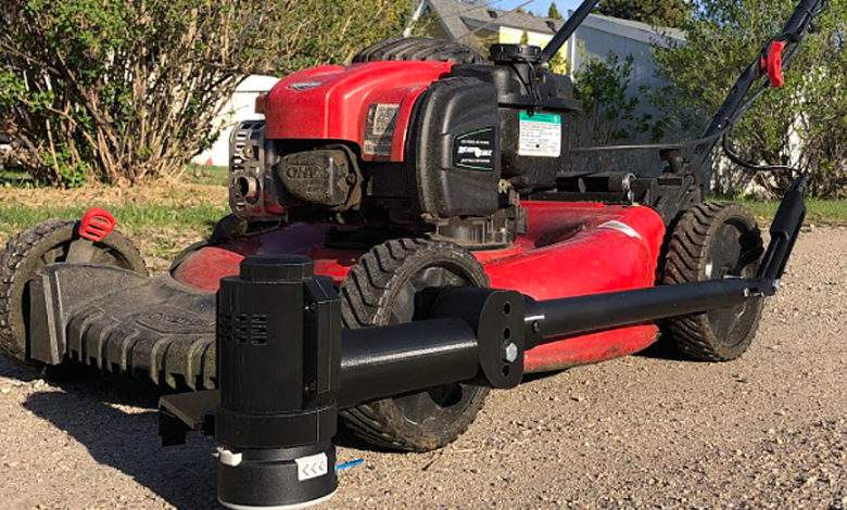 Trimyxs : il invente un kit pour ajouter un coupe-bordure (rotofil) directement sur la tondeuse