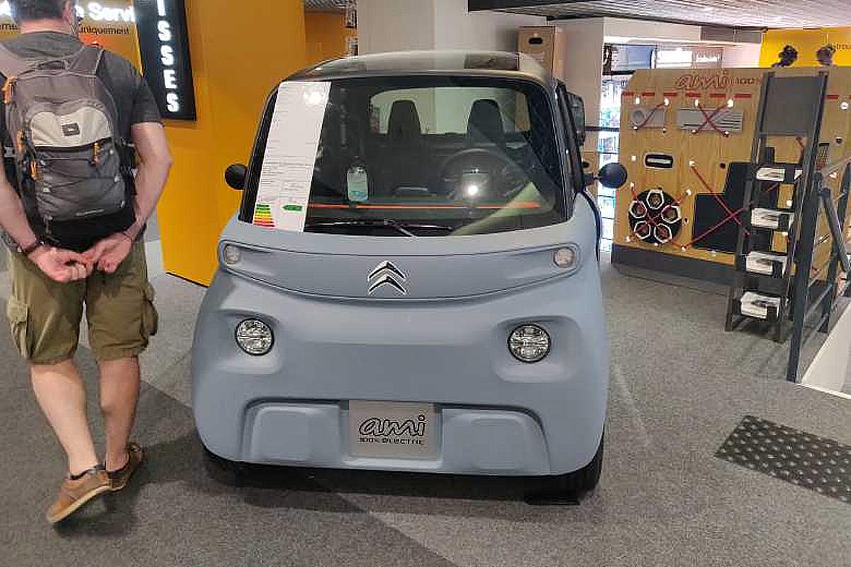 La Citroen Ami à la Fnac Bellecour (Lyon)