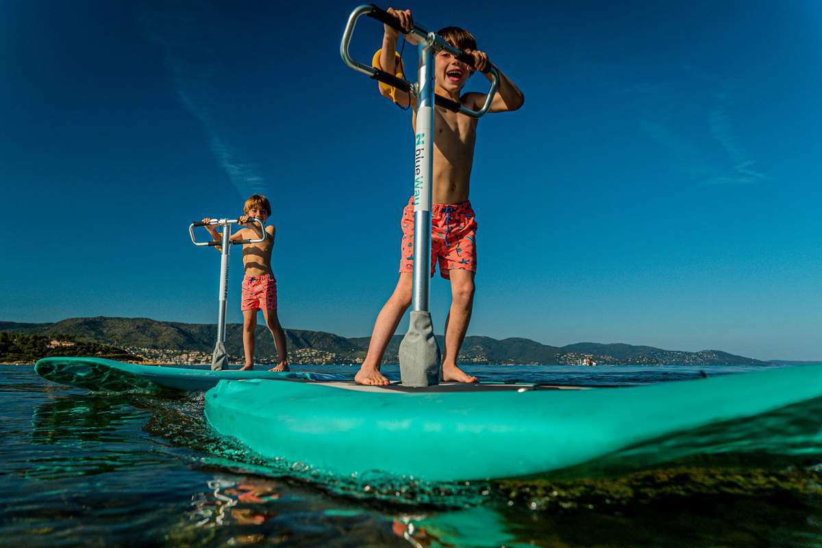 BlueWay, une étonnante trottinette (paddle) électrique des mers