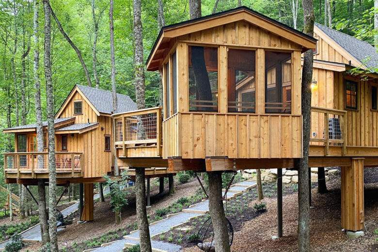 Cette entreprise fabrique d'incroyables cabanes et maisons dans les arbres pour réaliser votre rêve d'enfant