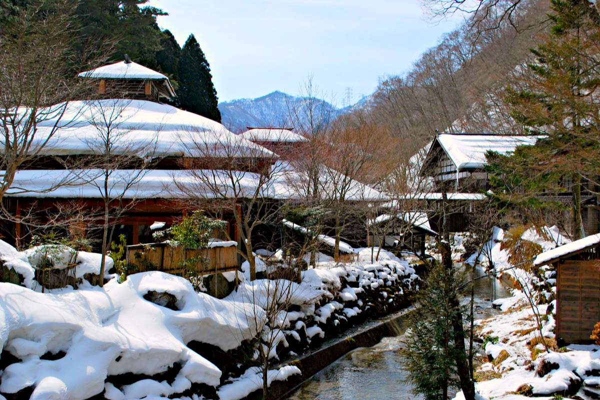 Japon : le plus ancien hôtel du monde est tenu par la même famille depuis plus de 1300 ans