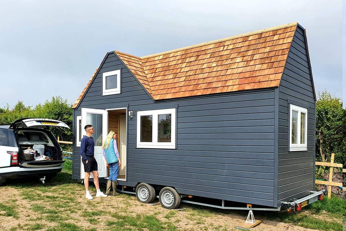 Immobilier : n'arrivant pas à acheter une maison, un couple construit sa tiny-house pour moins de 35000€
