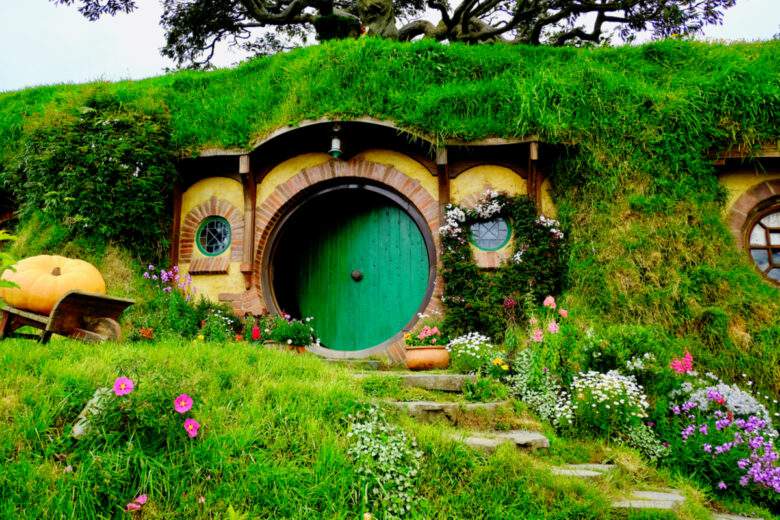 Plusieurs entreprises se lancent aujourd'hui dans la construction de maison de hobbit