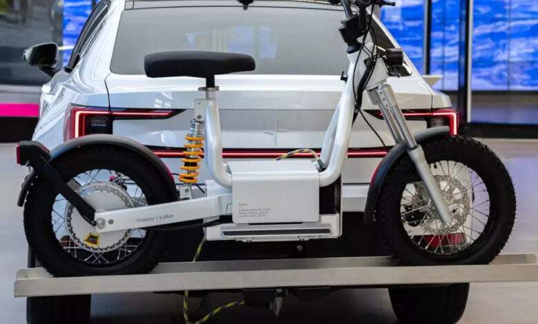 Un ingénieux tandem voiture/scooter électrique