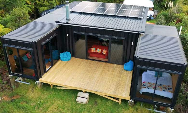 Rosie : une magnifique maison hors réseau composée de 5 containers posée au cœur de la nature