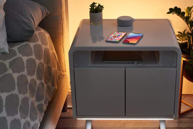 Sobro Smart Side Table, une mini table de chevet avec frigo intégré