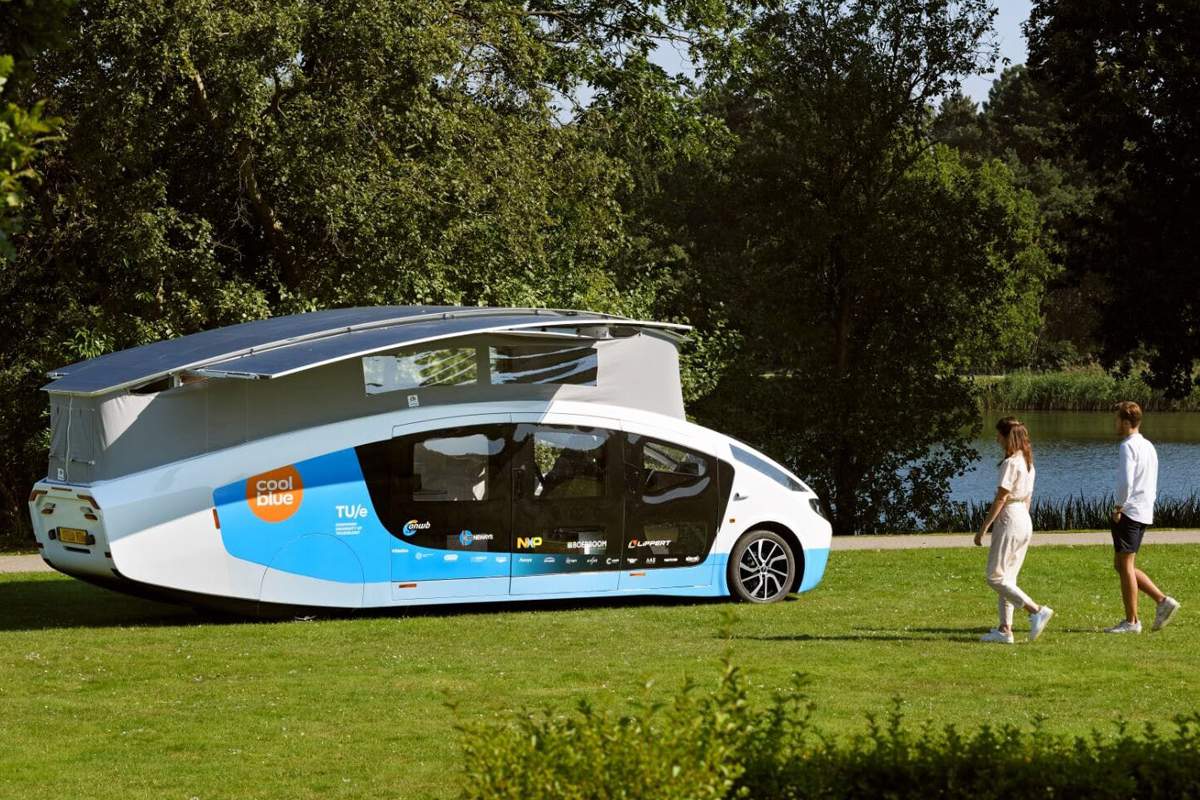 Un étonnant et futuriste camping car.