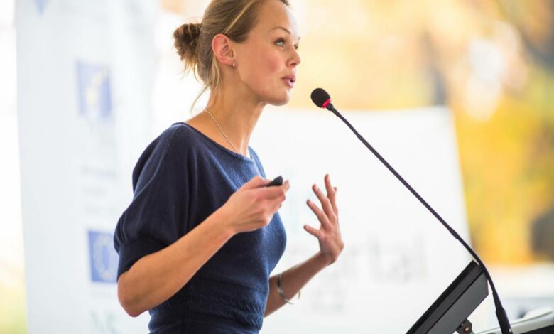 Prise de parole en public : comment surmonter vos complexes ?