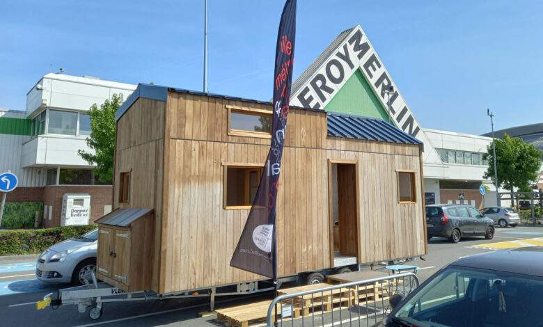 Villeneuve d'Ascq : la première tiny house du projet Lil'Pouss visible sur le parking de Leroy Merlin