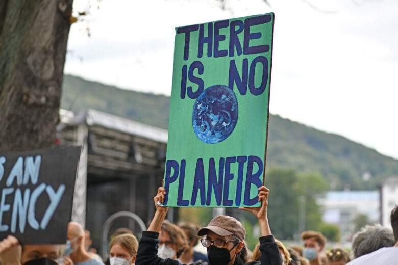 Heidelberg, Allemagne - 24 septembre 2021 : panneau de protestation disant ''Il n'y a pas de planète B' lors d'une manifestation de grève mondiale pour le climat