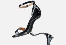 Une chaussure au talon rétractable