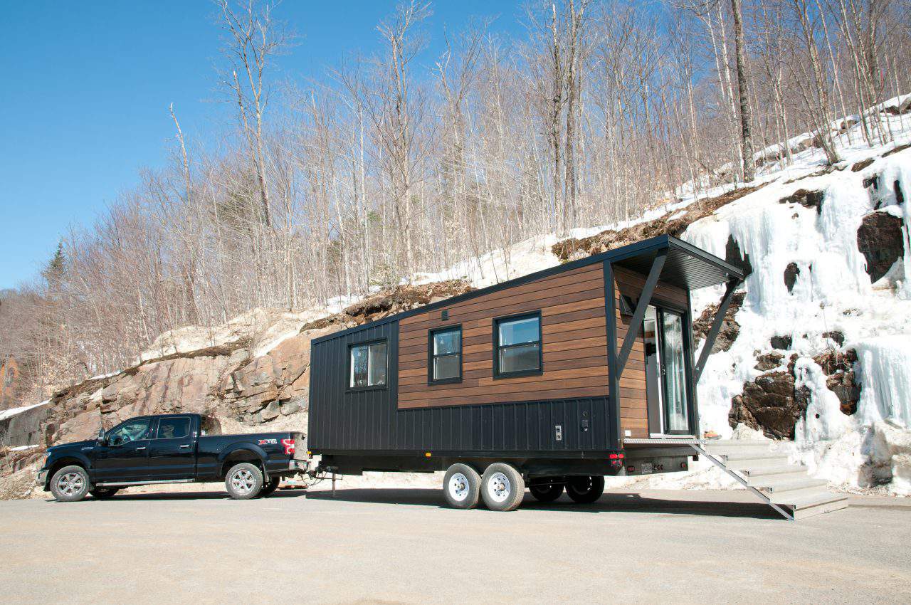 Van life et tiny house : une entreprise américaine dévoile une tente de  toit tout confort adaptée aux véhicules électriques