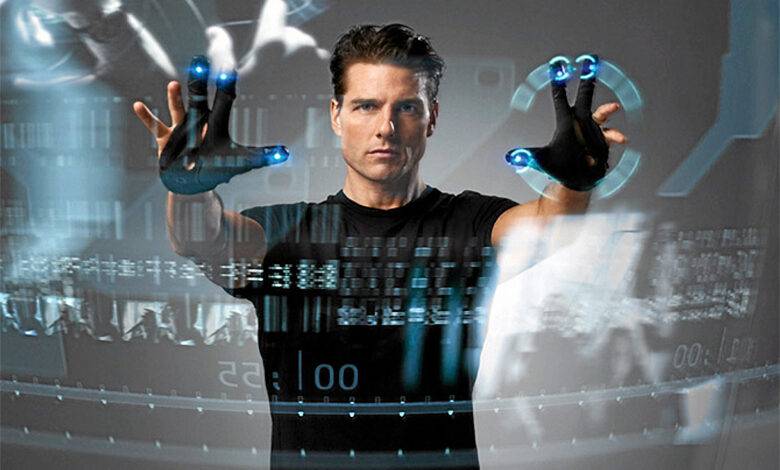 Tom Cruise regardant dans le futur dans le film de science fiction Minority Report