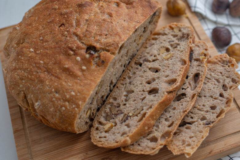 pain de seigle à grains entiers aux châtaignes