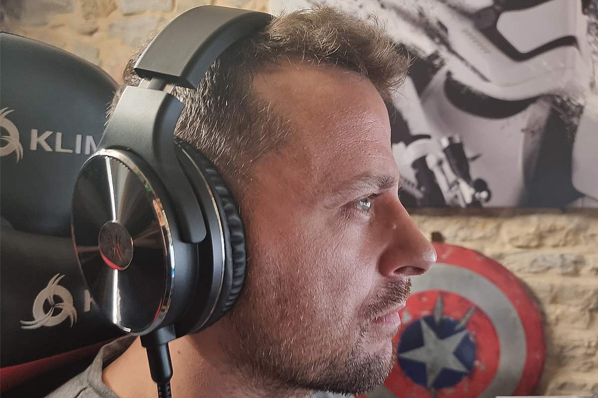 Un casque audio circum-aural