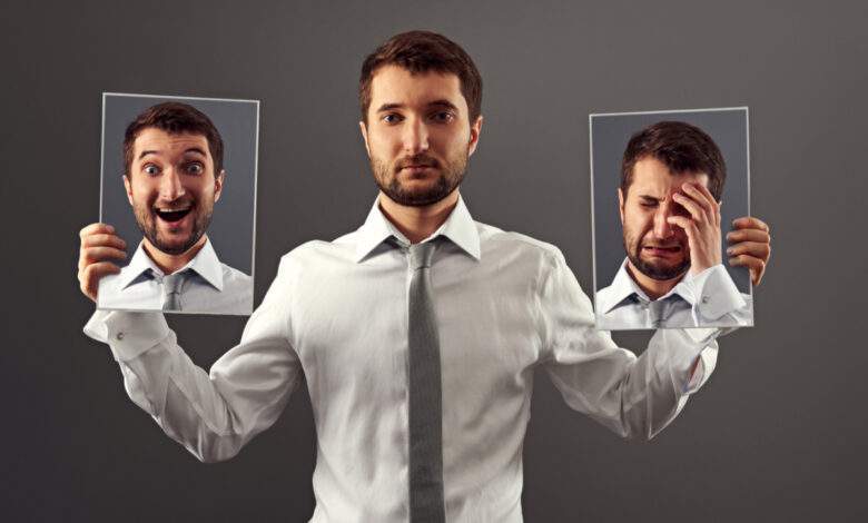 un jeune homme qui ne montre pas ses émotions