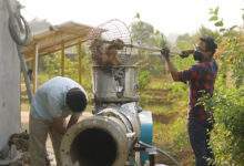 Vidyut Mohan (Inde) a cofondé Takachar, qui construit des équipements de valorisation de la biomasse abordables et portables, permettant aux agriculteurs de gagner un revenu supplémentaire et d'empêcher le brûlage à l'air libre en convertissant les déchets de récolte en carburants, engrais et charbon actif.