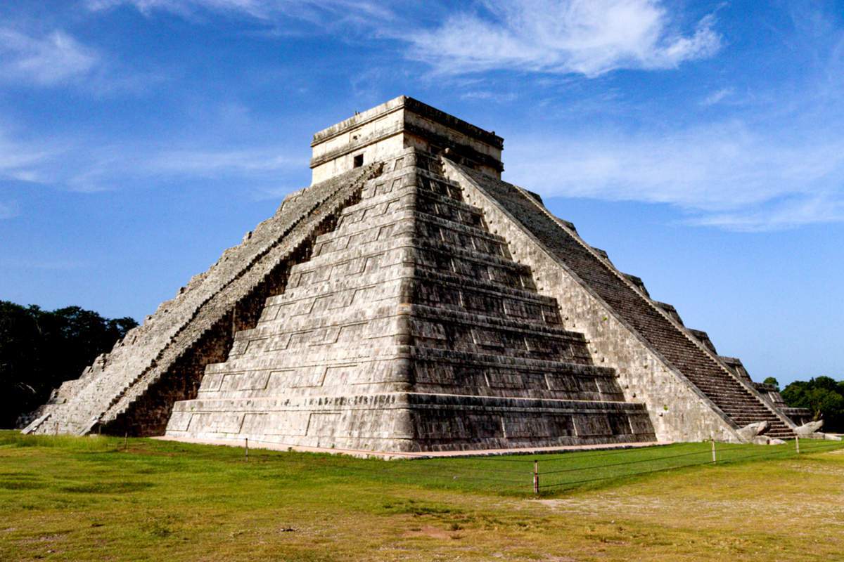 Pyramide de Kukulkan - célèbre 7 merveilles du monde, Chichen Itzá