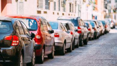 Voitures Garées Dans La Rue