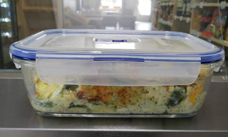 Au lieu de les jeter, cette cantine scolaire brade les aliments non consommés aux habitants du village