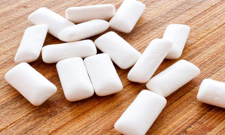 Covid-19 : un chewing-gum expérimental qui piège les particules virales