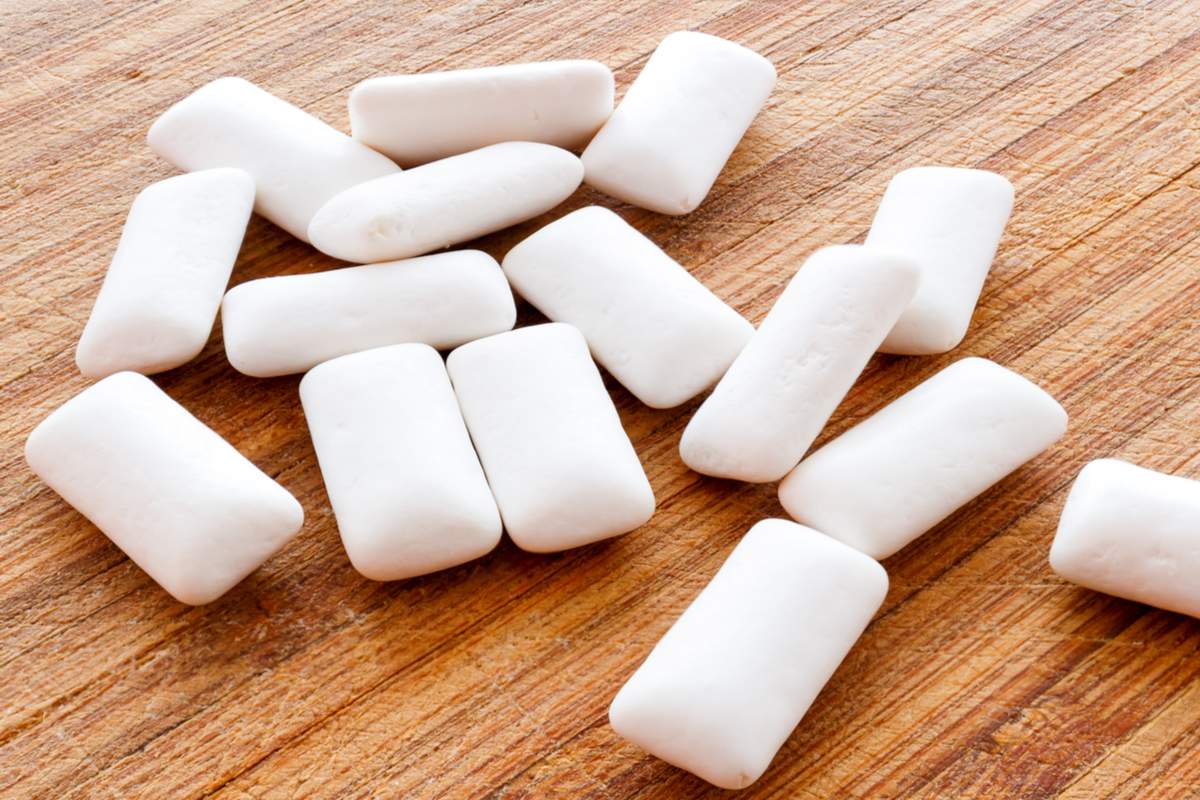 Covid-19 : un chewing-gum expérimental qui piège les particules virales