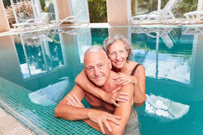 Un retraité choisit l'hôtel de luxe plutôt que la maison de retraite trop onéreuse