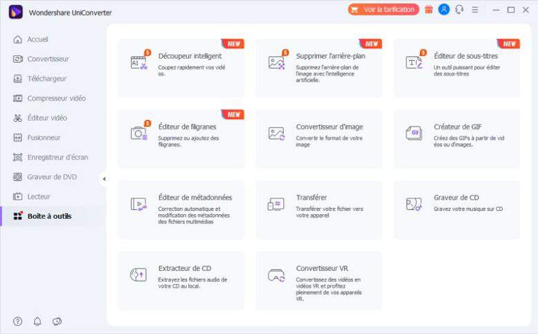 Que vous soyez utilisateur de Windows ou Mac, peu importe, le logiciel est disponible sur les deux systèmes d’exploitation. Mais, Wondershare UniConverter n’est pas seulement un convertisseur vidéo, il intègre également des modules annexes qui vous faciliteront le travail d’encodage. Une fois le logiciel installé, il vous suffit de vous rendre dans la section téléchargement puis d’enregistrer vos vidéos en ligne à partir d’une adresse URL. Elles peuvent donc provenir d’un service de streaming par exemple. Et même si vous vous retrouvez sans connexion internet, vous pourrez quand même visionner vos vidéos. Vous allez également pouvoir garder une trace de tous vos fichiers vidéo : films, séries, vidéos familiales etc… Le graveur DVD vous permettra même de créer des vidéos en format ISO, ce qui ne nécessite donc pas la gravure sur CD ou DVD. Les fichiers ISO peuvent être lus par des lecteurs virtuels. Enfin, vous allez pouvoir en un clic convertir vos vidéos vers votre smartphone Apple ou Android, vers un disque dur, une clé USB ou même un autre périphérique (appareil photo, camescope etc). Wondershare UniConverter : une boite à outils complète En plus des fonctions précédemment citées, vous disposerez d’une boîte à outils très complète pour faire face à toutes les situations… Ainsi vous pourrez convertir des images, créer des gifs animés, découper des clips vidéo automatiquement, éditer des sous-titres, transformer vos vidéos en VR ou encore ajouter ou supprimer des filigranes. Et ce n’est pas tout, vous pourrez aussi graver vos CD et extraire vos fichiers audios pour les transférer sur des albums physiques.