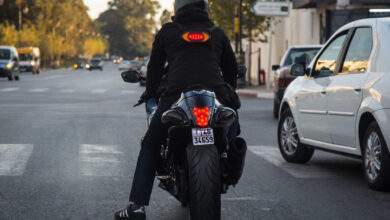Le harnais clic-light en moto