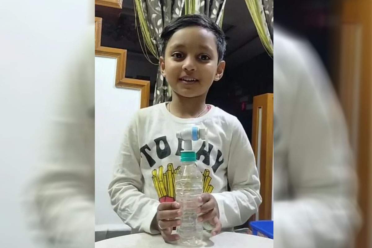 Un jeune garçon de 5 ans invente et brevette une bouteille pour les sportifs et les voyageurs