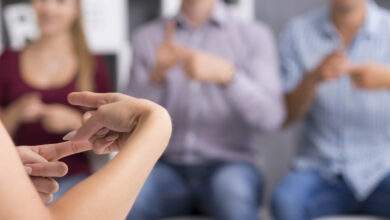 Apprendre la langue des signes à l'école