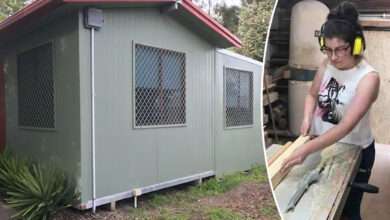 une jeune femme construit une Tiny House