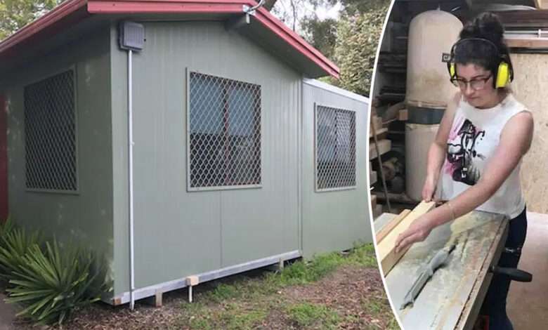 une jeune femme construit une Tiny House
