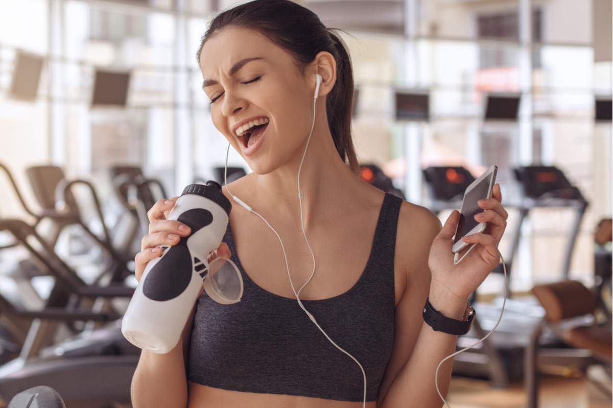 Ecouter de la musique en faisant du sport et les performances : qu'en pense la science ?