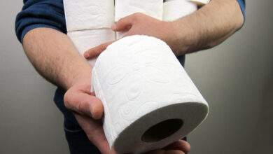 beaucoup de rouleaux de papier toilette