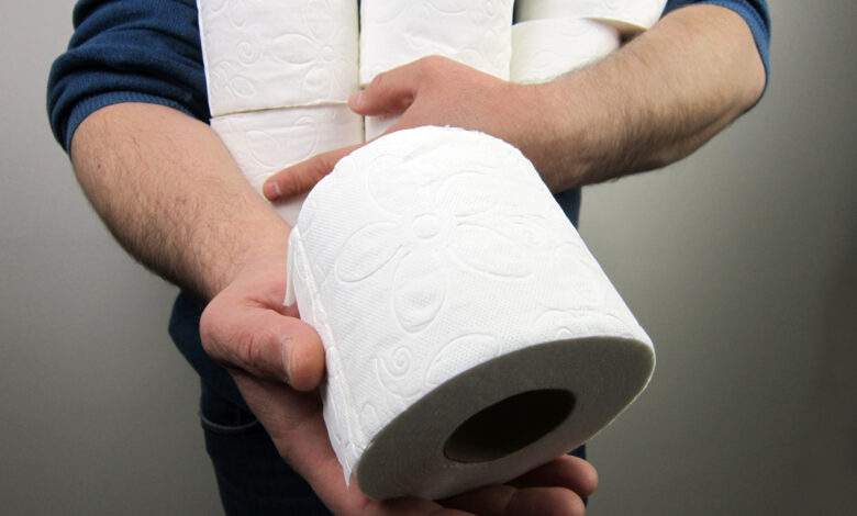 beaucoup de rouleaux de papier toilette