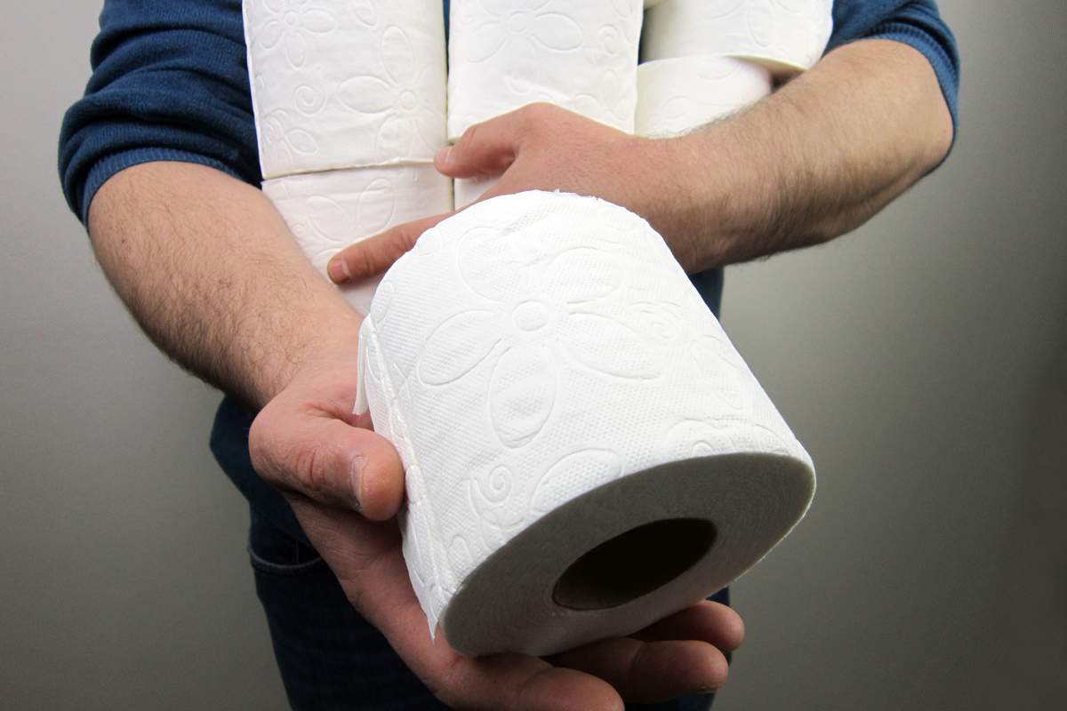 beaucoup de rouleaux de papier toilette