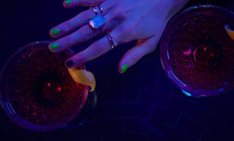 Le vernis à ongle détecteur de GHB de la série Netflix existe-t-il vraiment ?
