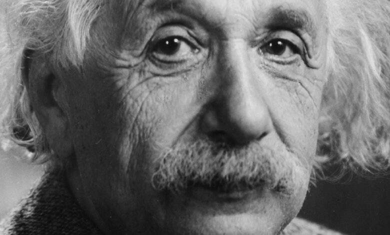 Portrait d'Albert Einstein (gros plan)
