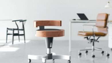 une chaise qui se transforme en bureau